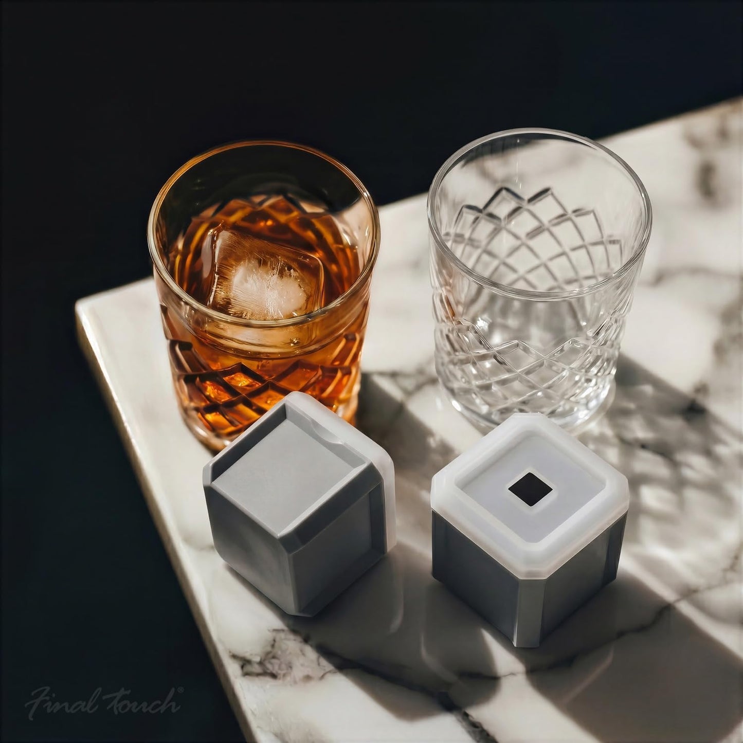 Final Touch Old Fashioned Yarai Glass & Cube Set